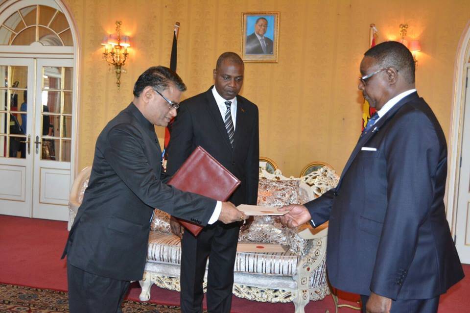 Peter Mutharika with Suresh Kumar