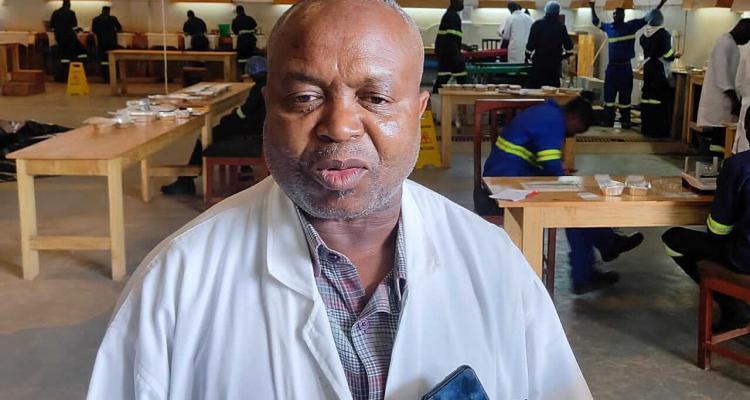 lDr. Yusuf Mtende of Kamuzu Central Hospital