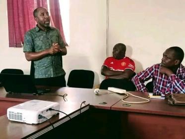 Richard Mvula who speaks for Lilongwe Health office during a meeting on Polio Vaccination