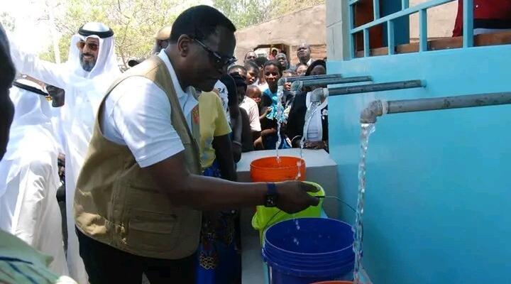 President of Malawi launching Mangochi water supply project on October 23