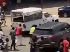 Malawi Vendors attacking a city council vehicle in Blantyre