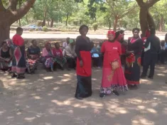 Former Malawi Young Pioneers on Friday conducted a vigil at Kamuzu Mausoleum in Lilongwe as one way to force government to pay their benefits.