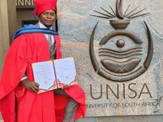 Pemphero Mphande lied receiving honorary doctorate from UNISA