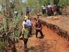 Afforestation, vetiva planting, constructing check dams, stone bands to control water flow, making marker ridges and other structures in land conservation.