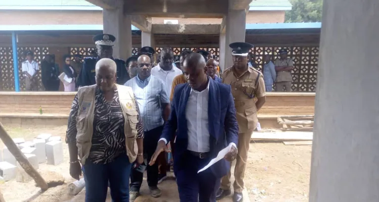 Minister of Health Khumbize Kandodo Chiponda says she is impressed with progress of construction of a laboratory at Police College Hospital in Zomba.