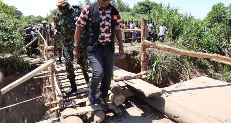 President Chakwera visits flood survivors in Nkhotakota