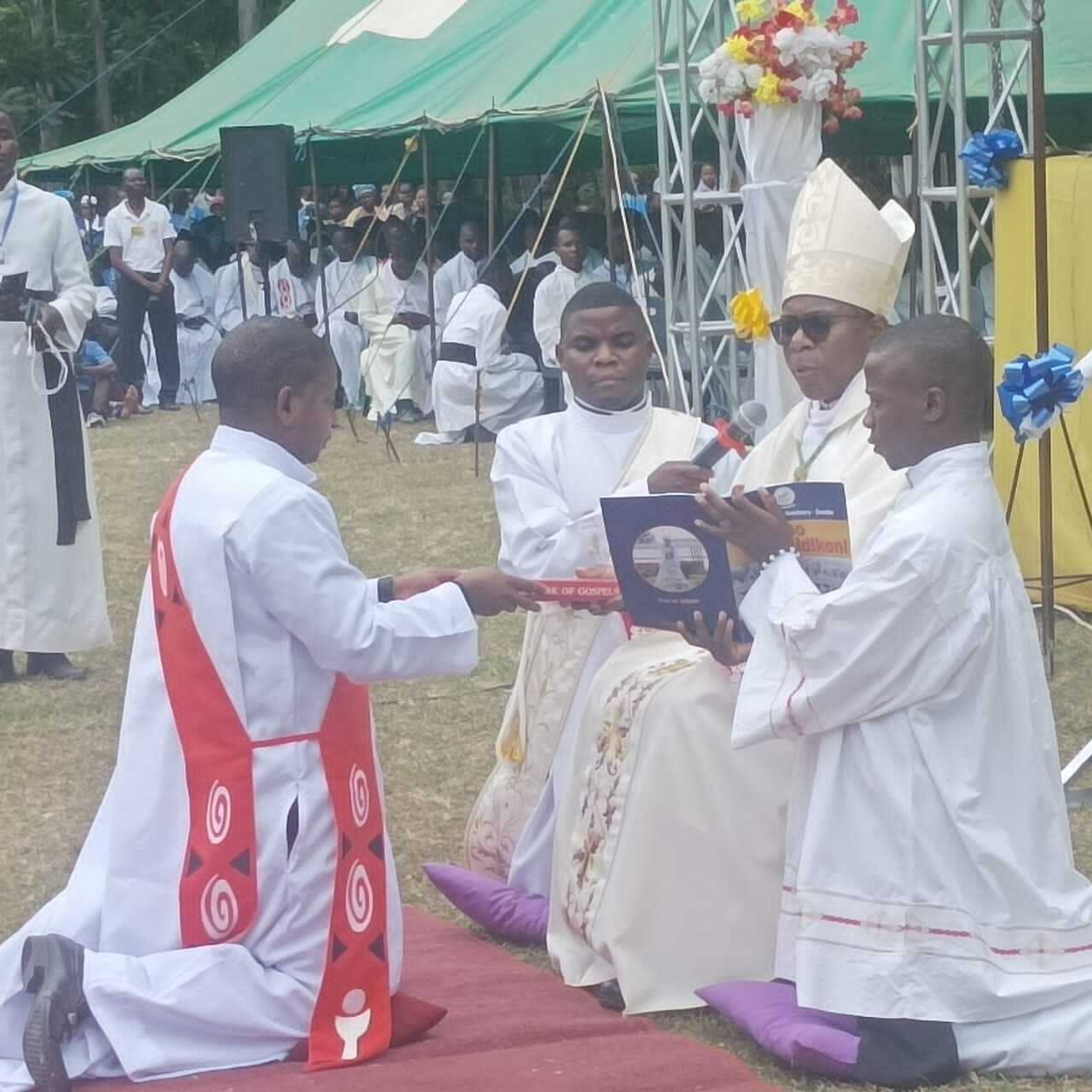 Catholic church ordains 24 seminarians to become deacons | Malawi 24 ...