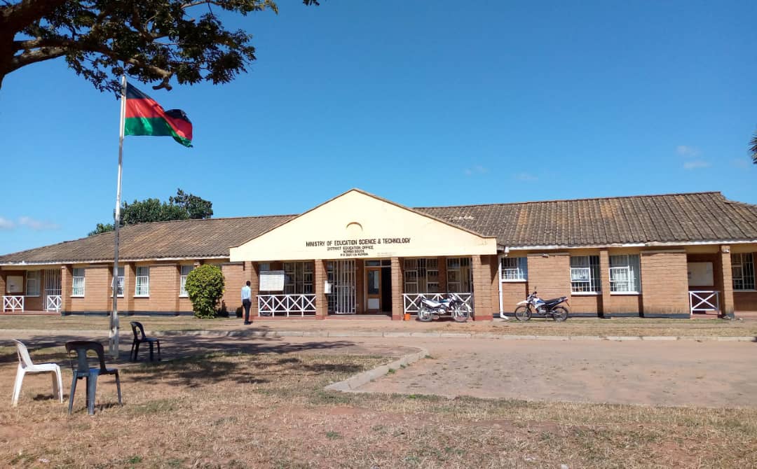 Ofesi ya za maphunziro m'boma la Mzimba ayidzudzula | Malawi 24 ...