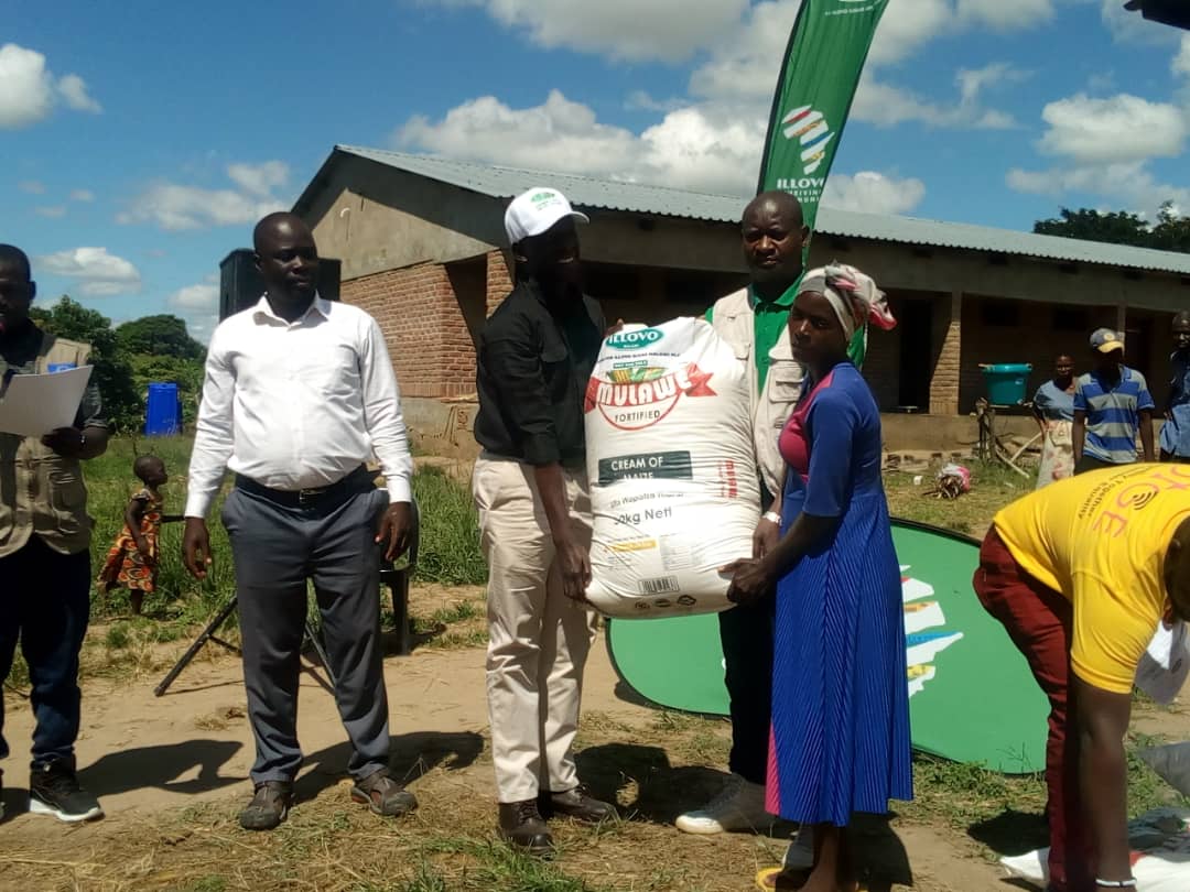 Illovo Sugar Malawi donates Maize flour to Dwangwa flood victims ...