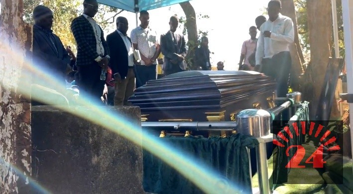 He fought, he brought joy: Tearful goodbye as Davie Khan is laid to rest- Malawi24