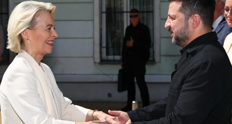 European Commission President Ursula von der Leyen with Ukrainian President Volodymyr Zelenskyy in Kyiv as the EU announces €1 billion for Ukraine's drone production