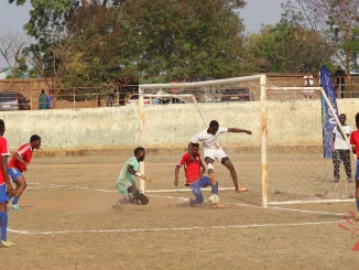 Kuhes Striker White Jersey Struggle To Find The Second Goal 002- Malawi24
